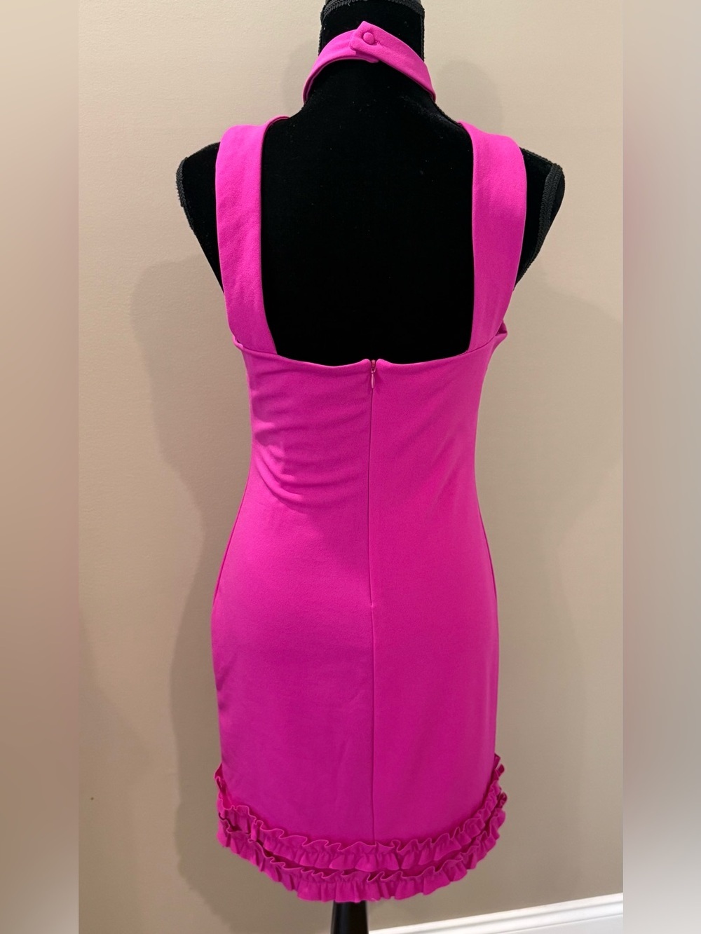 Women’s BEBE fuschia pink halter ruffle hem mini dress- Size Medium - Picture 4 of 6